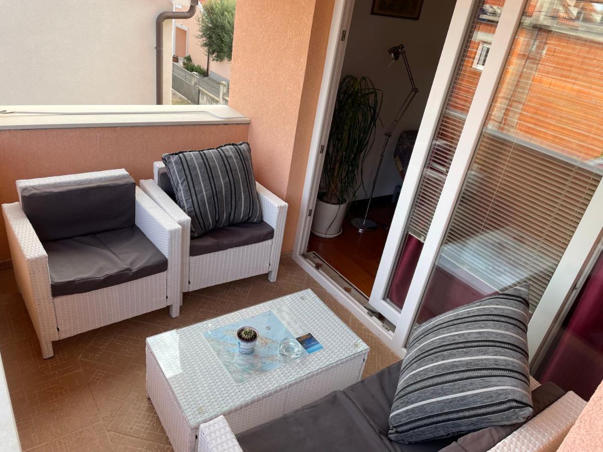 Apartments Dumina Murter Exterior foto