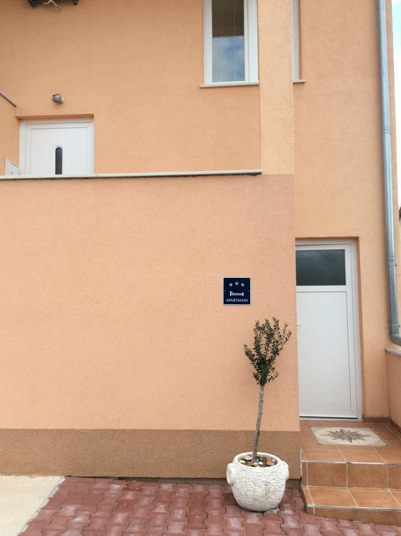 Apartments Dumina Murter Exterior foto